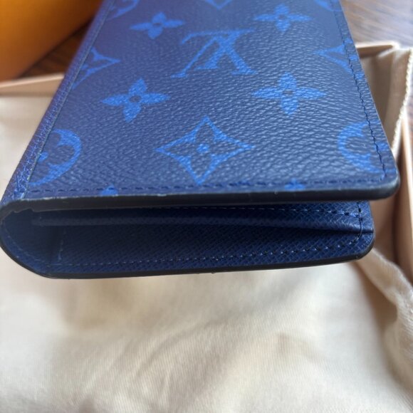 LOUIS VUITTON Portefeuille Brazza Bifold Wallet Taigarama Blue - Picture 6 of 7